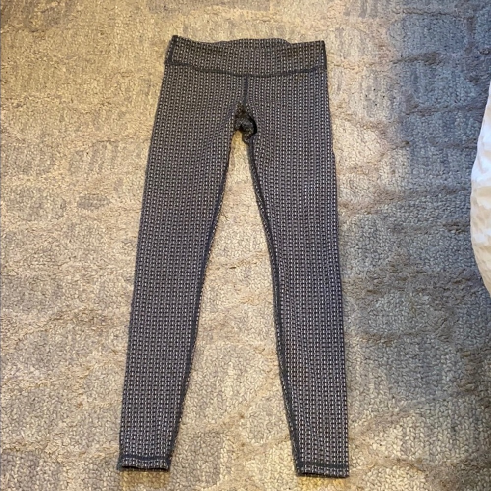 pattered ivivva leggings, not stretched out
